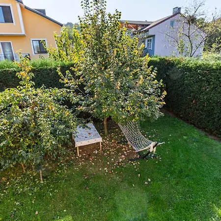 Prázdninový dům With Garden Surrounded By Nature In Sapanca