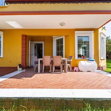 Prázdninový dům With Garden Surrounded By Nature In Sapanca