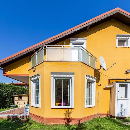 Prázdninový dům With Garden Surrounded By Nature In Sapanca